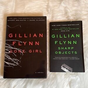Gillian Flynn Gone Girl and Sharp Objects Suspense Book Set